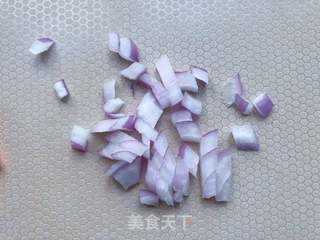 【宝宝辅食】三文鱼耳光炒饭的做法步骤:3