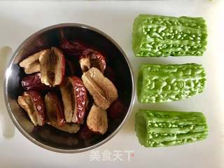 红枣酿苦瓜的做法步骤:2