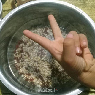薏米红豆灵芝粥的做法步骤:2