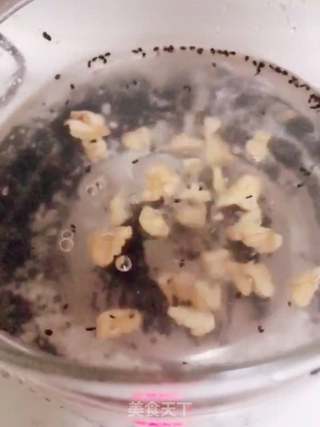 黑芝麻核桃粥的做法步骤：3