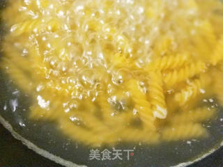 泰式鳗鱼意面的做法步骤:6
