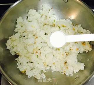 蛋炒白米饭的做法步骤：4