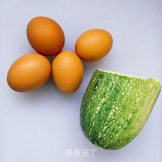 西葫芦鸡蛋饼的做法步骤:2