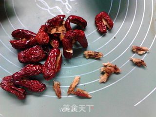 枣杞紫米八宝粽子粥的做法步骤:2