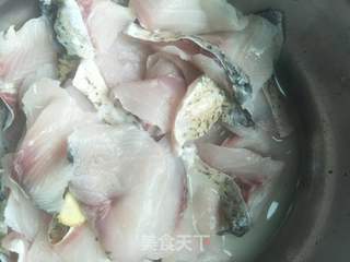 家常青花椒鱼的做法步骤:2