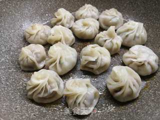 简易版牛肉水煎包的做法步骤:11