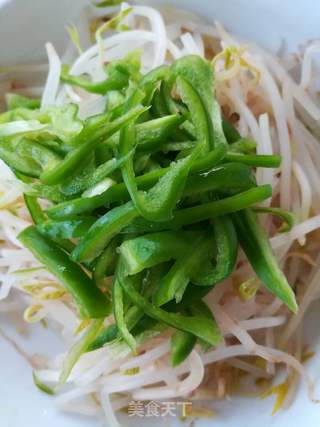 辣椒拌绿豆芽的做法步骤:5