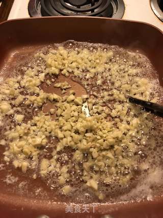 蒜香黄油煎扇贝的做法步骤:5