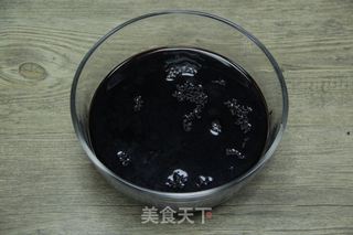 营养早餐，黑米红糖红枣粥的做法步骤：2