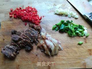 小炒猪头肉的做法步骤:3