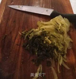 鱼羊鲜酸菜锅的做法步骤：9