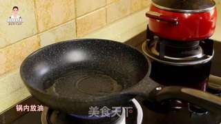 芝士飘香的辣白菜妙五花肉豆芽饭的做法步骤:3