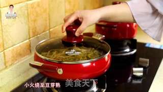 芝士飘香的辣白菜妙五花肉豆芽饭的做法步骤:14