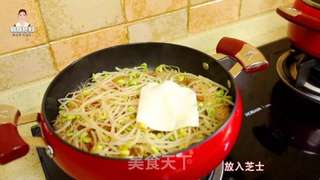 芝士飘香的辣白菜妙五花肉豆芽饭的做法步骤:15
