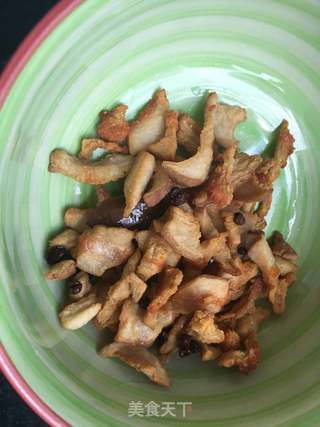 熬猪肉(油脂渣)的做法步骤:4