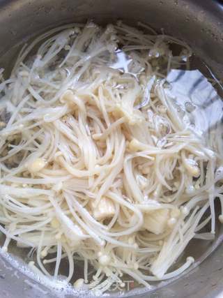 金针菇拌黄瓜的做法步骤:3