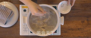 抖音爆款的百香果柠檬鸡爪!手残星人的福音来了!的做法步骤:2