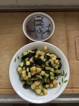 肉丁茄子卤的做法步骤:4