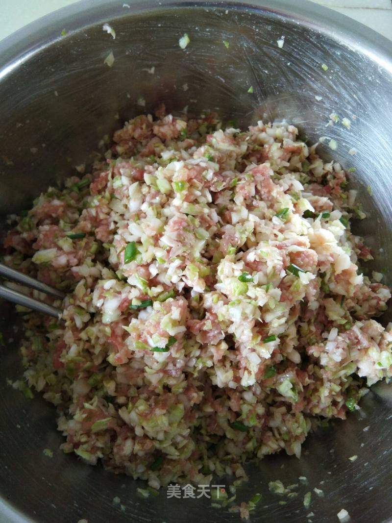 大头菜肉包的做法步骤:4