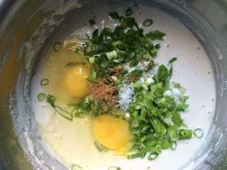 香葱鸡蛋饼的做法步骤:5
