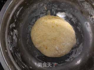 南瓜甜花卷的做法步骤:3