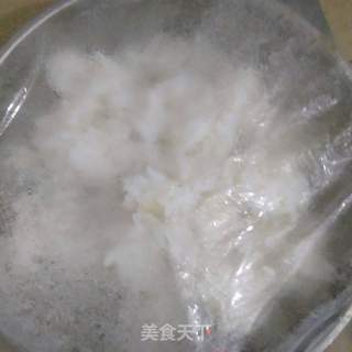 火腿青椒蛋炒饭的做法步骤:2