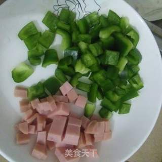 火腿青椒蛋炒饭的做法步骤:4