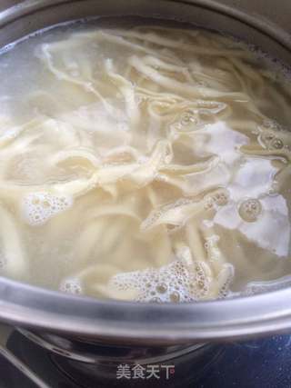 番茄鸡蛋刀削面的做法步骤:4