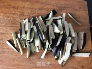 豆豉蒜香茄子的做法步骤：1