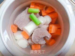 【宝宝辅食】胡萝卜山药排骨汤 的做法步骤:6