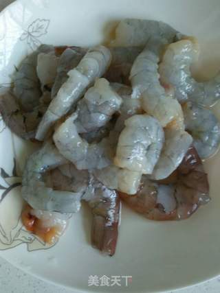 虾仁韭菜鸡蛋饺的做法步骤:2