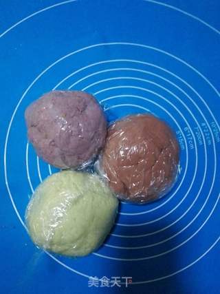 三色饺子的做法步骤:3