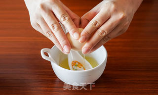 燕窝蛋挞,燕窝和蛋挞的甜蜜邂逅的做法步骤:2