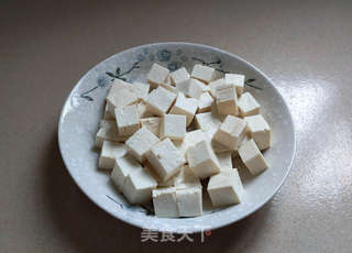白菜火腿豆腐汤的做法步骤:2