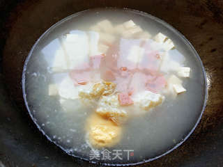 白菜火腿豆腐汤的做法步骤:7