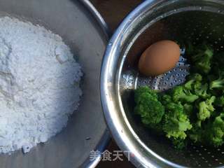 西兰花鸡蛋饼的做法步骤:3