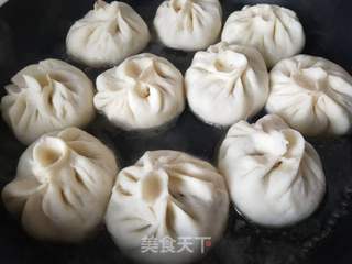韭菜虾仁水煎包的做法步骤:5
