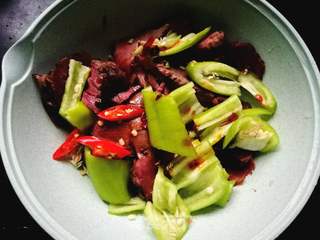 青椒拌驴肉的做法步骤:3