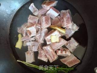 冬瓜排骨汤的做法步骤:2