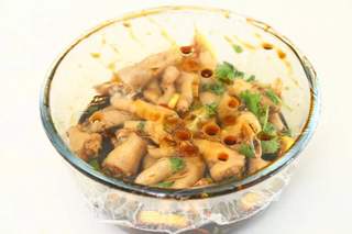 酸辣鸡爪的做法步骤:8
