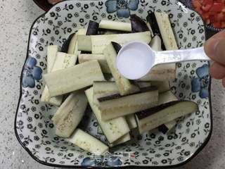 肉末炒茄子的做法步骤:2