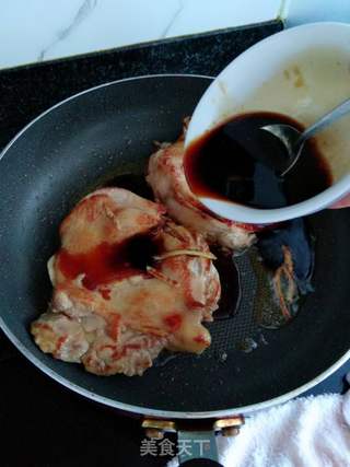 蜜汁鸡腿的做法步骤:7