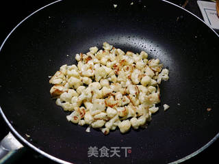 牛肉炒白菜花 的做法步骤:2