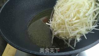 香酥土豆丝的做法步骤:5