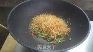 香酥土豆丝的做法步骤:11
