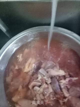 古法酸菜老鸭的做法步骤：1