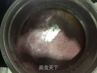 红丝绒戚风的做法步骤:3