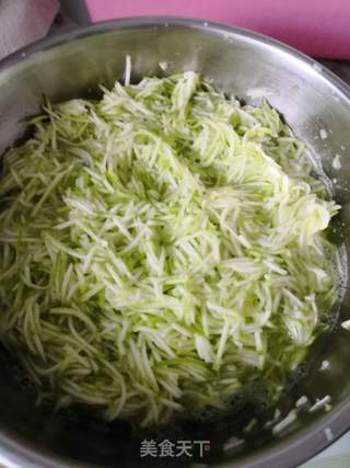 艾香西葫芦素煎饺的做法步骤:5