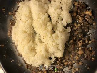 腊味香菇糯米烧麦的做法步骤:12