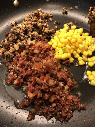 腊味香菇糯米烧麦的做法步骤:19